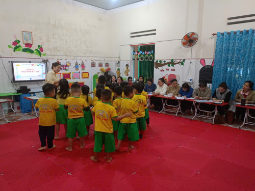 SINH HOẠT CHUYÊN MÔN TỔ NHỠ THÁNG 11