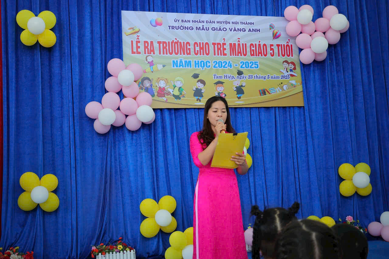 TRƯỜNG MẪU GIÁO VÀNG ANH LONG TRỌNG TỔ CHỨC LỄ RA TRƯỜNG CHO TRẺ MẪU GIÁO 5 TUỔI NĂM HỌC 2024-2025