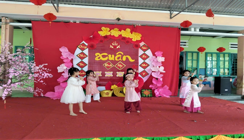 TRƯỜNG MẪU GIÁO VÀNG ANH TỔ CHỨC HOẠT ĐỘNG TRẢI NGHIỆM “NGÀY TẾT QUÊ BÉ” ĐẬM ĐÀ BẢN SẮC DÂN TỘC