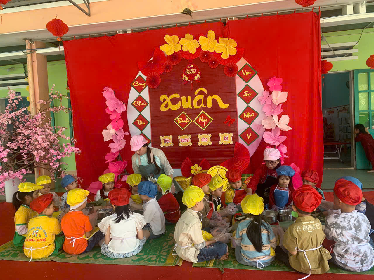 TRƯỜNG MG VÀNG ANH TỔ CHỨC TIỆC BUFFER CHO TRẺ