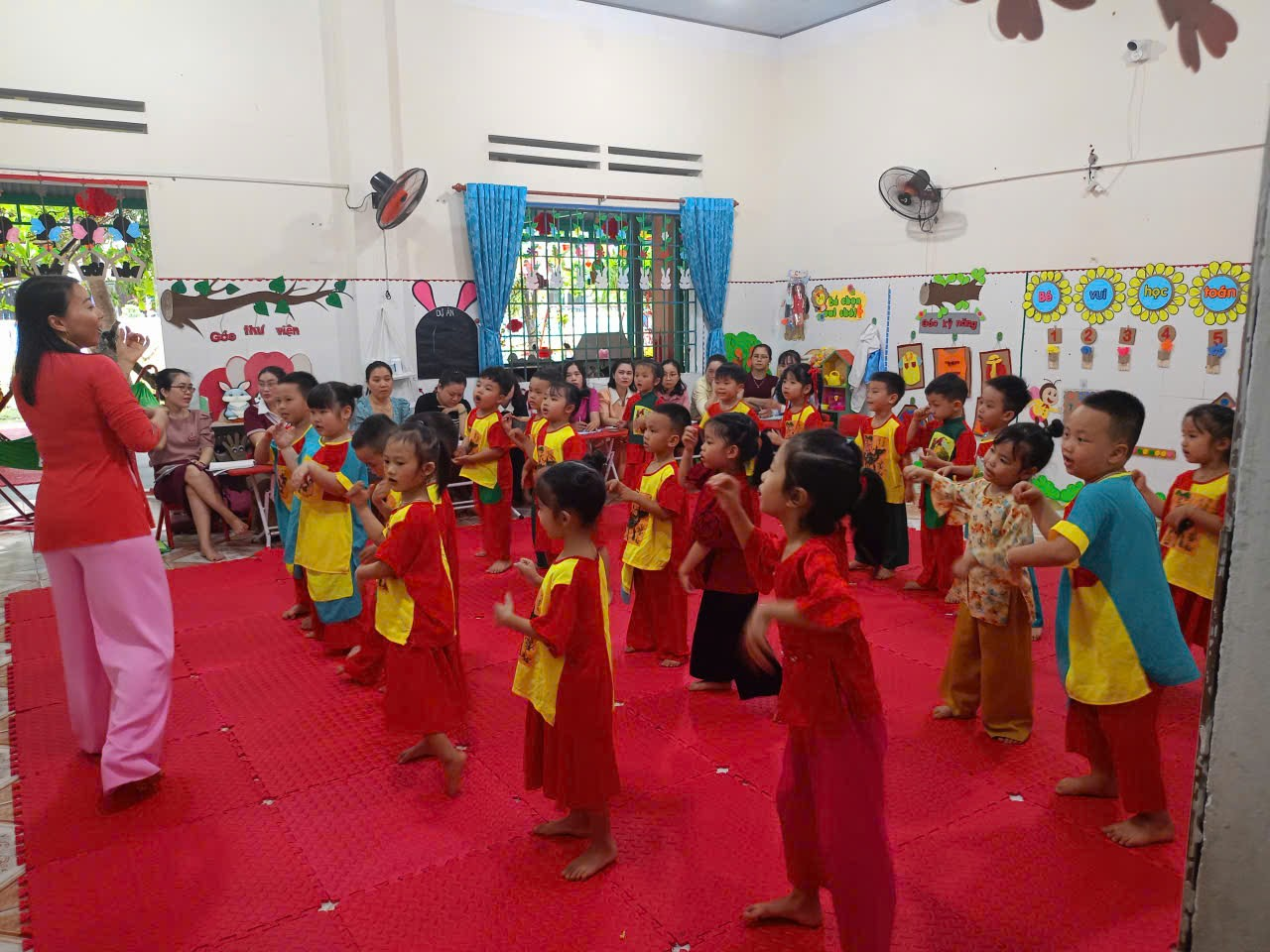 SINH HOẠT CHUYÊN MÔN TỔ NHỠ THÁNG 2